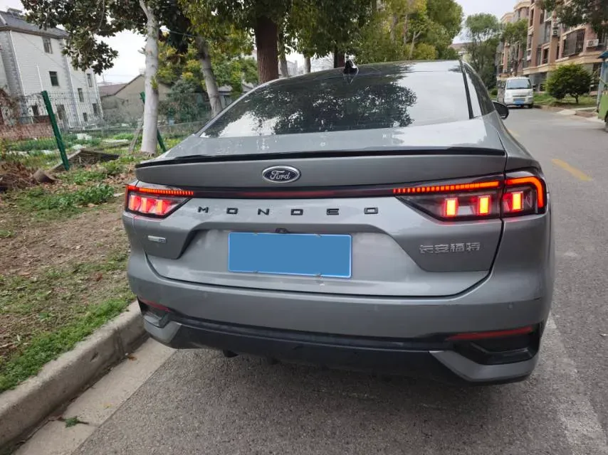 2022 Ford Mondeo 2.0T 238HP L4 8AT,autocango,china used car exporter,china ev exporter,chinese used car exporter,chinese used ev exporter