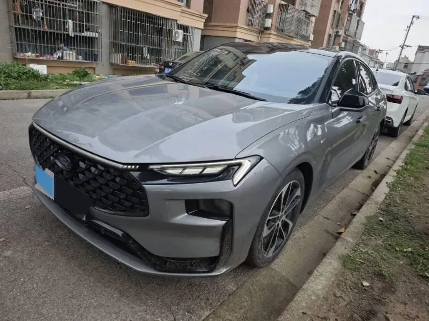 2022 Ford Mondeo 2.0T 238HP L4 8AT,autocango,china used car exporter,china ev exporter,chinese used car exporter,chinese used ev exporter