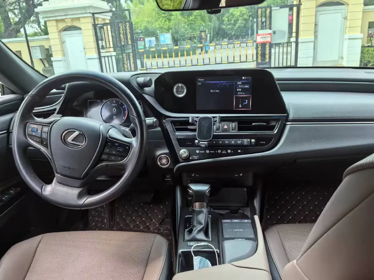 2021 Lexus ES 2.0L 173HP L4 CVT,autocango,china used car exporter,china ev exporter,chinese used car exporter,chinese used ev exporter