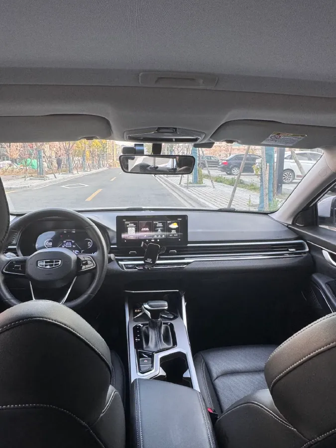 2022 Geely Emgrand 1.5L 114HP L4 CVT,autocango,china used car exporter,china ev exporter,chinese used car exporter,chinese used ev exporter