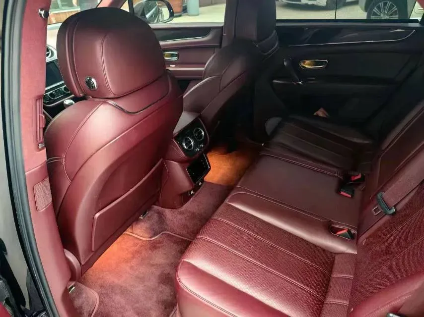 2018 Bentley Bentayga 4.0T 550HP V8 8AT,autocango,china used car exporter,china ev exporter,chinese used car exporter,chinese used ev exporter