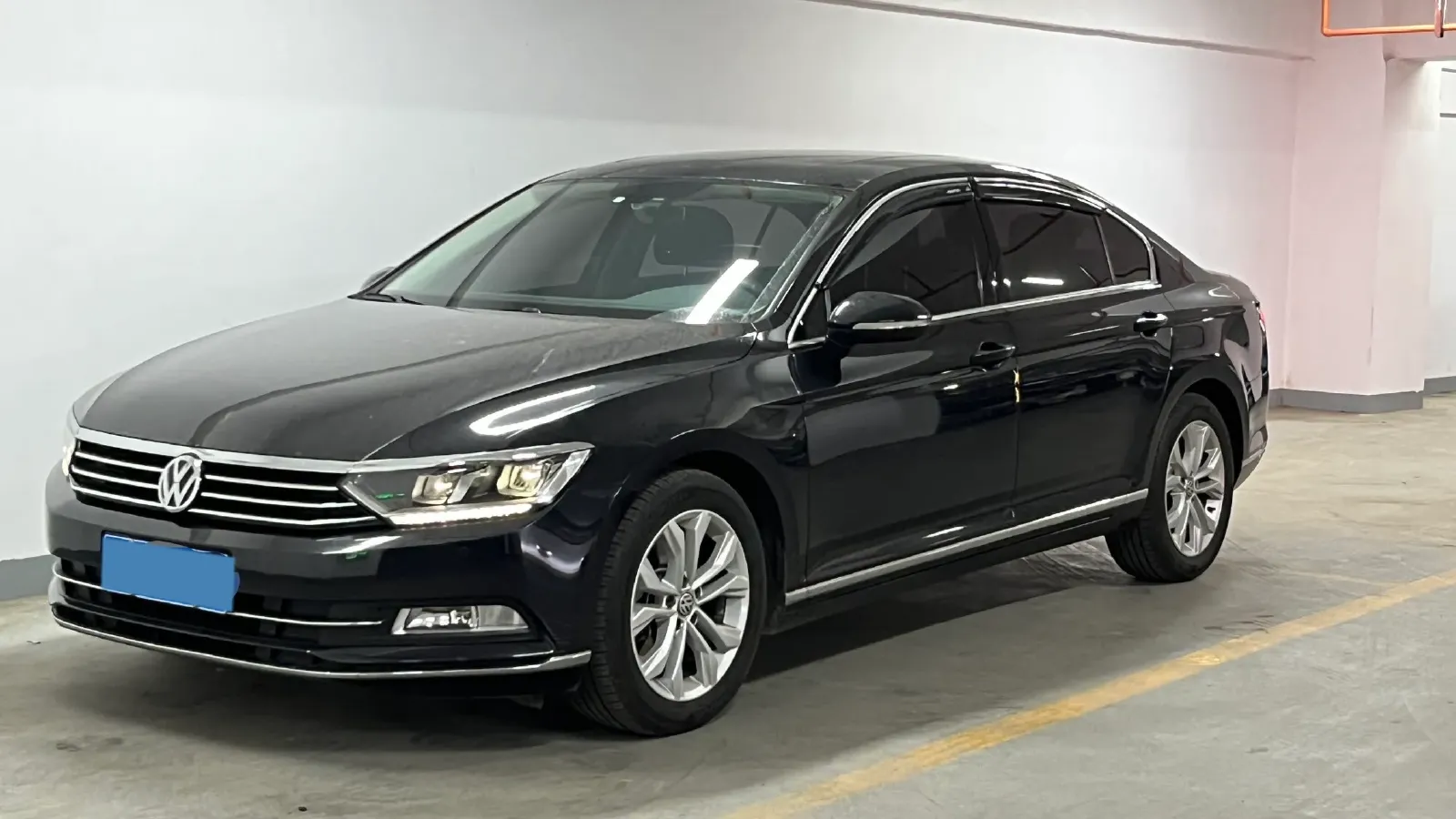 2018 Volkswagen Magotan 2.0T 220HP L4 7DCT,autocango,china used car exporter,china ev exporter,chinese used car exporter,chinese used ev exporter