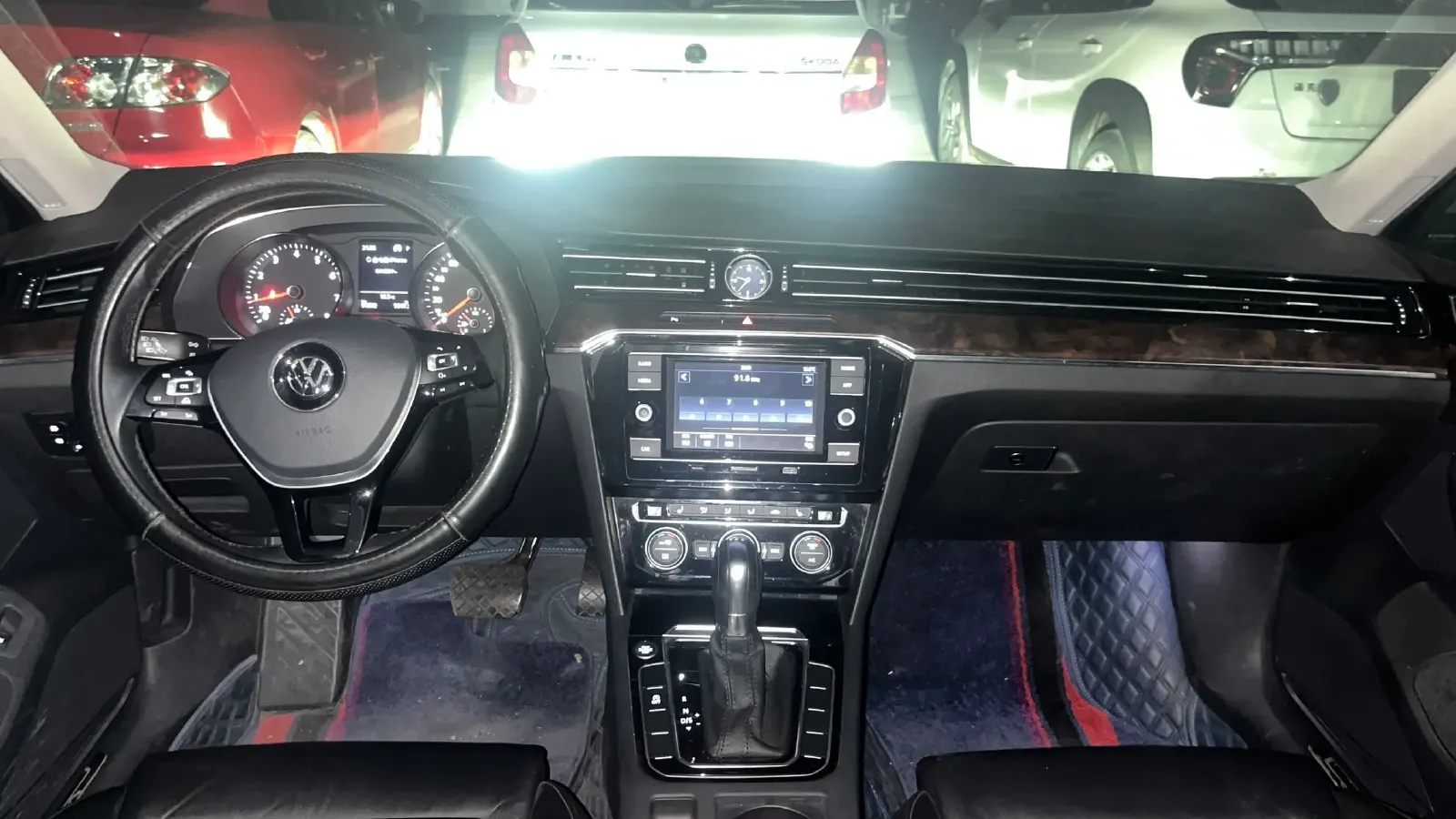 2018 Volkswagen Magotan 2.0T 220HP L4 7DCT,autocango,china used car exporter,china ev exporter,chinese used car exporter,chinese used ev exporter