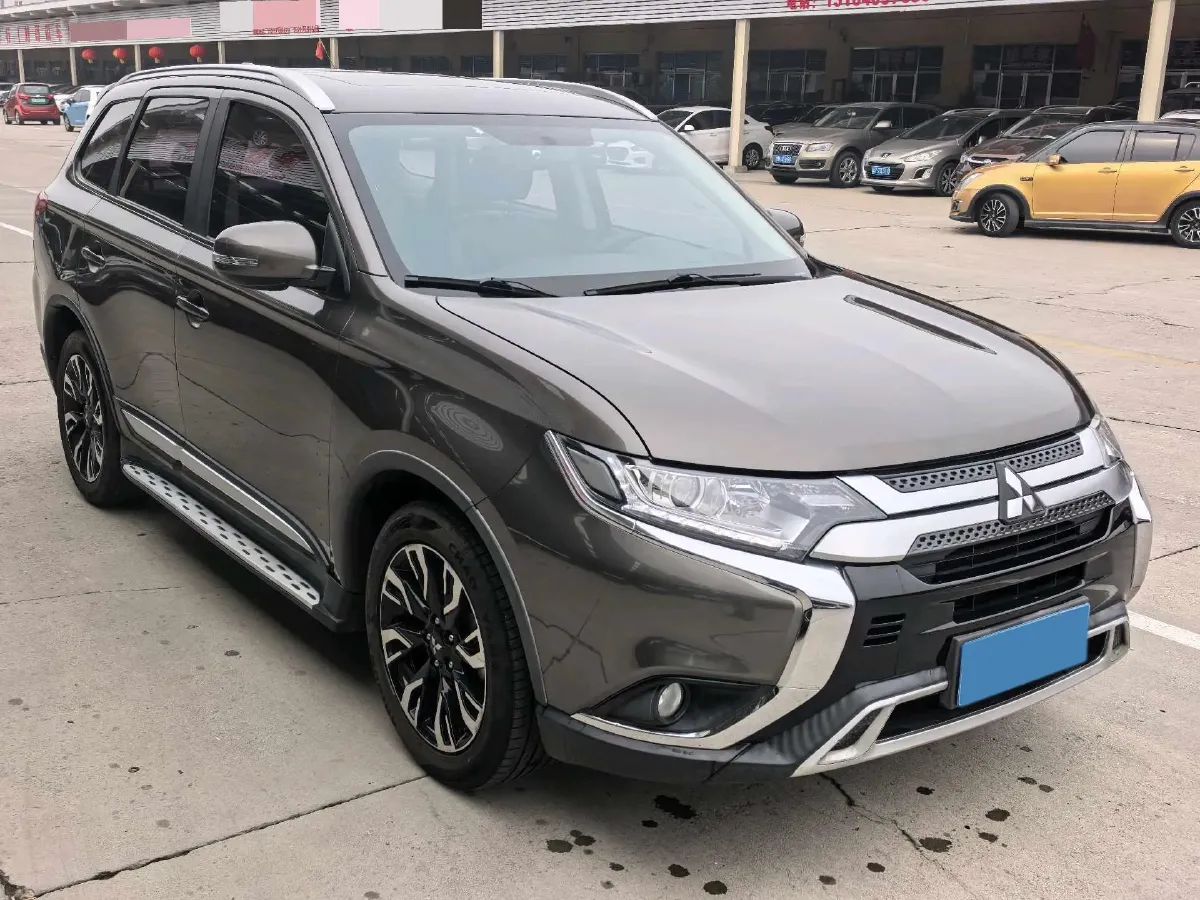 2019 Mitsubishi Outlander 2.0L 166HP L4 CVT,autocango,china used car exporter,china ev exporter,chinese used car exporter,chinese used ev exporter