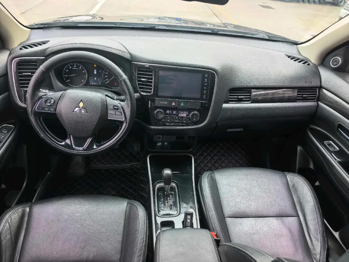 2019 Mitsubishi Outlander 2.0L 166HP L4 CVT,autocango,china used car exporter,china ev exporter,chinese used car exporter,chinese used ev exporter