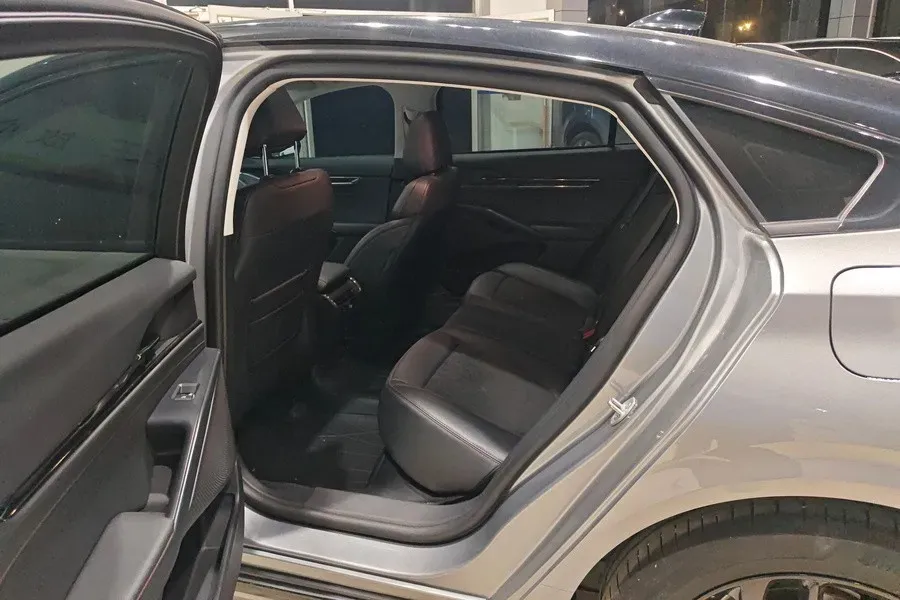 2022 Ford Mondeo 2.0T 238HP L4 8AT,autocango,china used car exporter,china ev exporter,chinese used car exporter,chinese used ev exporter