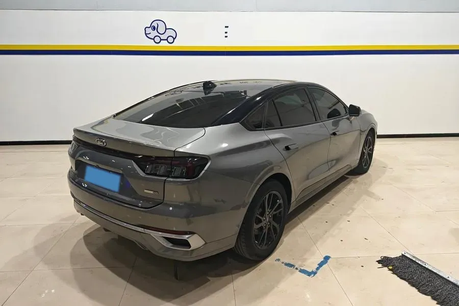 2022 Ford Mondeo 2.0T 238HP L4 8AT,autocango,china used car exporter,china ev exporter,chinese used car exporter,chinese used ev exporter