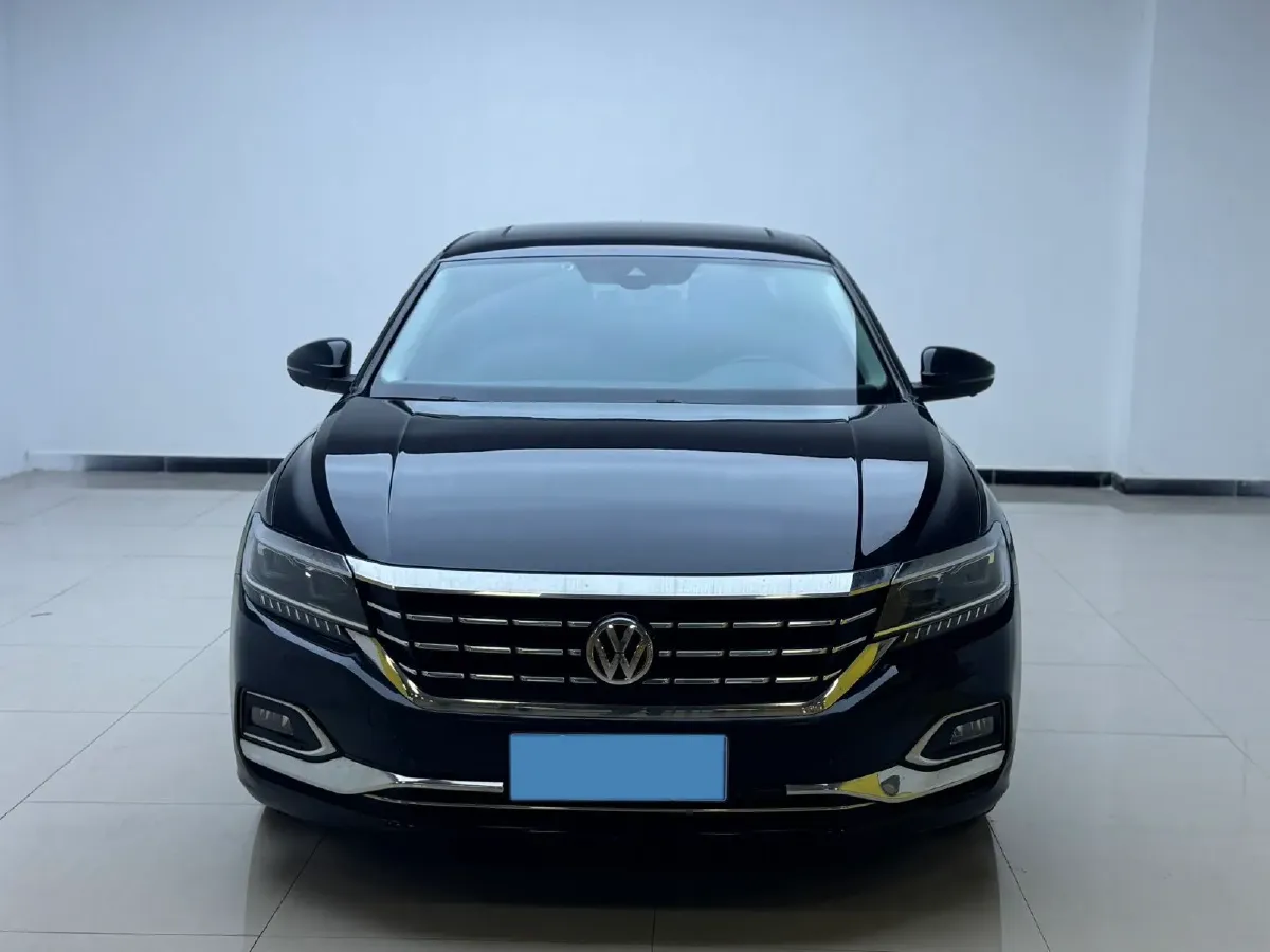 2019 Volkswagen Passat 2.0T 186HP L4 7DCT,autocango,china used car exporter,china ev exporter,chinese used car exporter,chinese used ev exporter
