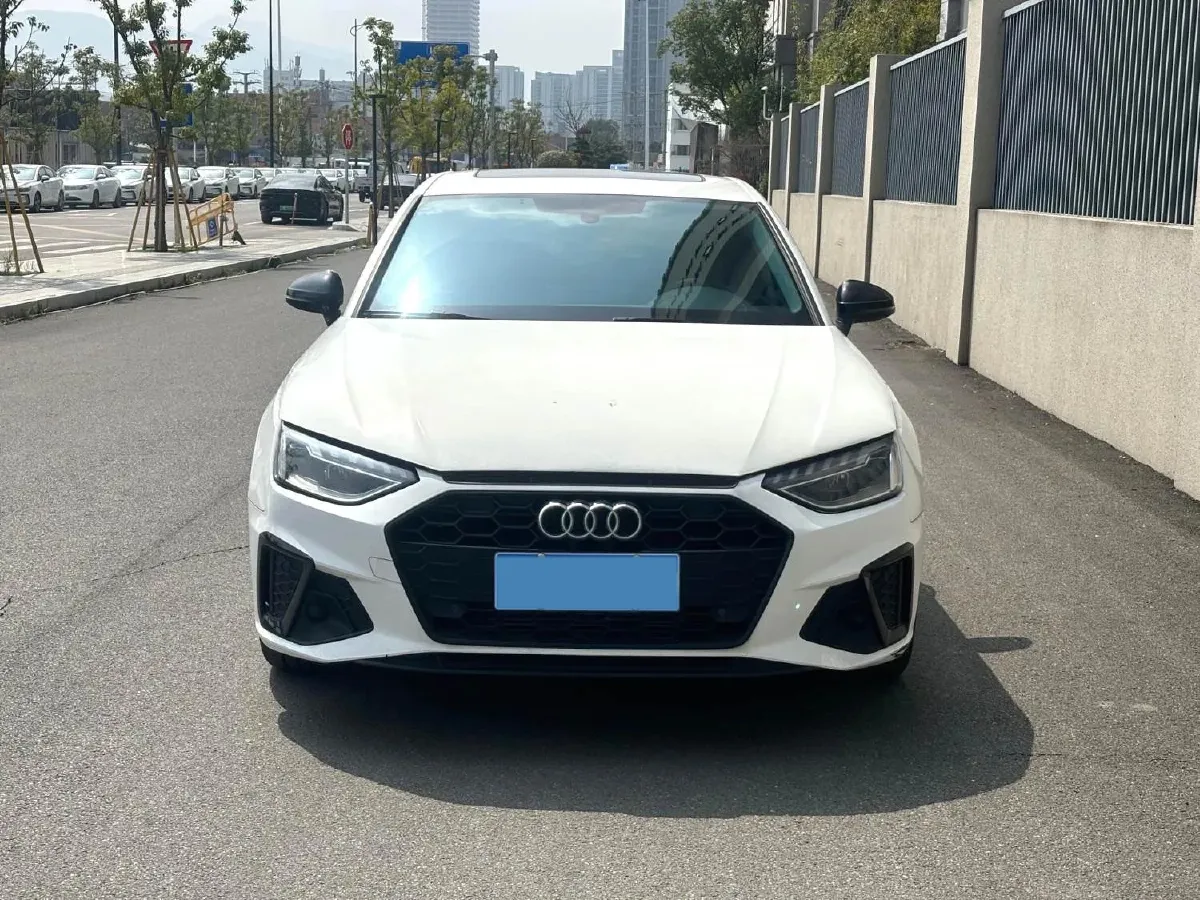 2022 Audi A4L 2.0T 190HP L4 7DCT,autocango,china used car exporter,china ev exporter,chinese used car exporter,chinese used ev exporter