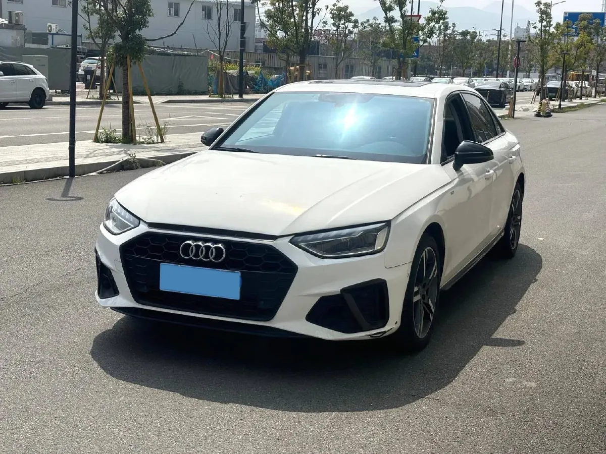 2022 Audi A4L 2.0T 190HP L4 7DCT,autocango,china used car exporter,china ev exporter,chinese used car exporter,chinese used ev exporter