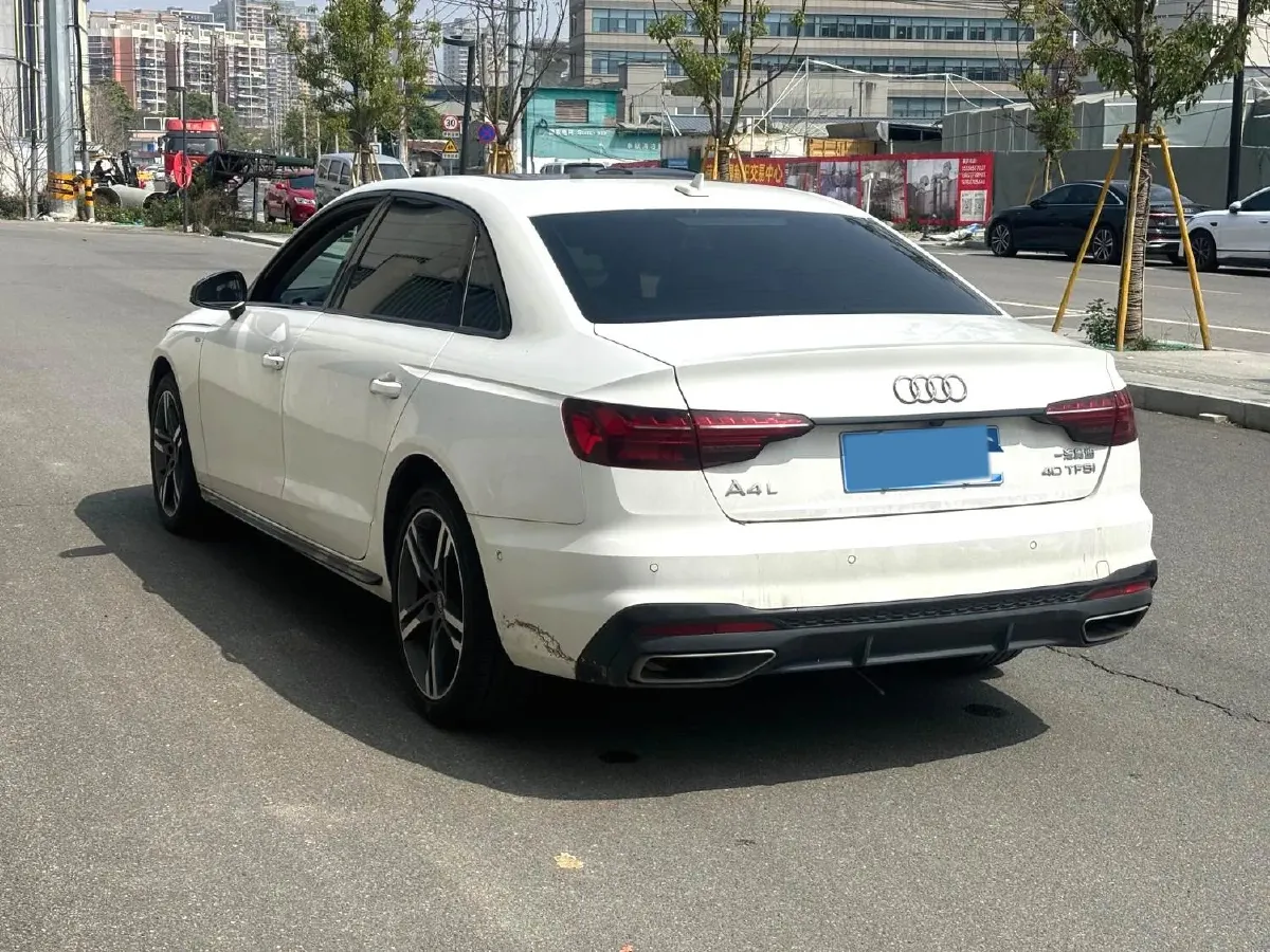 2022 Audi A4L 2.0T 190HP L4 7DCT,autocango,china used car exporter,china ev exporter,chinese used car exporter,chinese used ev exporter