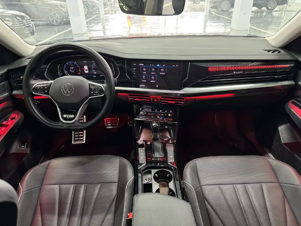 2025 Volkswagen Passat 2.0T 220HP L4 7DCT,autocango,china used car exporter,china ev exporter,chinese used car exporter,chinese used ev exporter