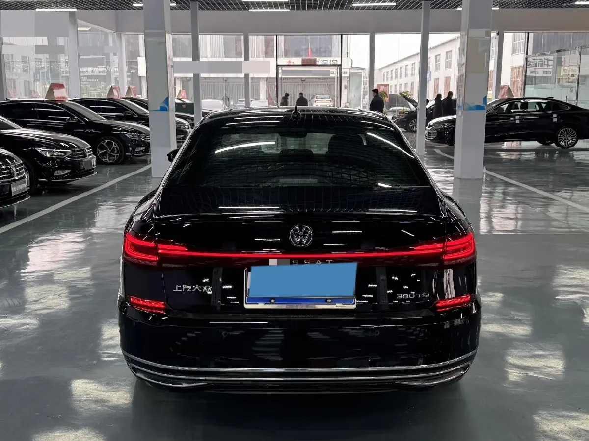 2025 Volkswagen Passat 2.0T 220HP L4 7DCT,autocango,china used car exporter,china ev exporter,chinese used car exporter,chinese used ev exporter