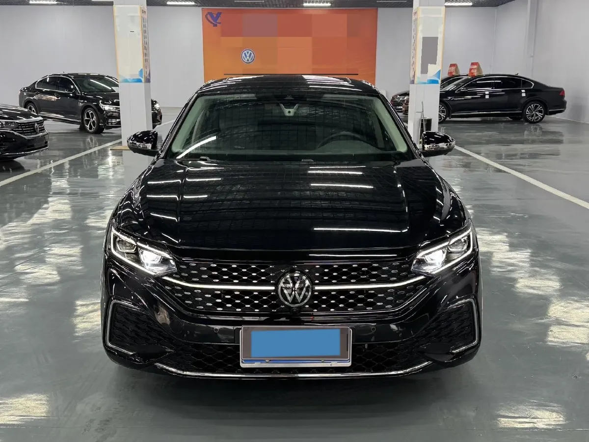 2025 Volkswagen Passat 2.0T 220HP L4 7DCT,autocango,china used car exporter,china ev exporter,chinese used car exporter,chinese used ev exporter