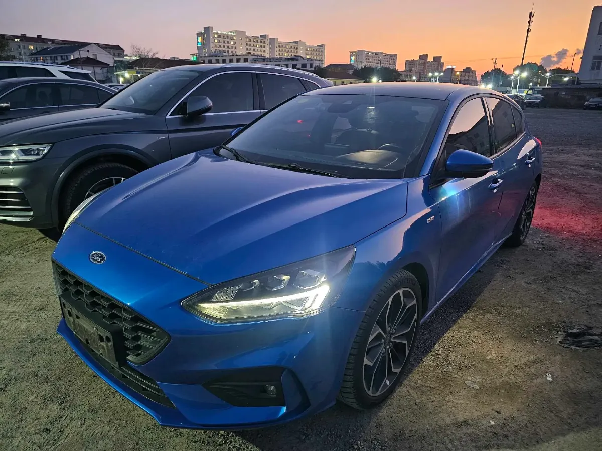 2020 Ford Focus 1.5T 174HP L3 8AT,autocango,china used car exporter,china ev exporter,chinese used car exporter,chinese used ev exporter