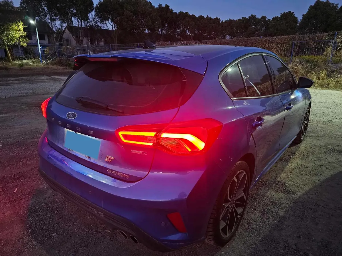 2020 Ford Focus 1.5T 174HP L3 8AT,autocango,china used car exporter,china ev exporter,chinese used car exporter,chinese used ev exporter