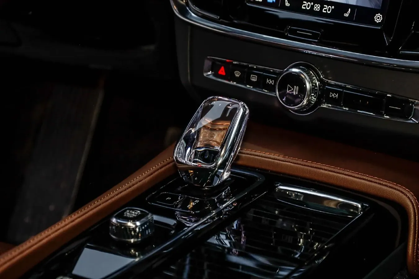 2025 Volvo S90 PHEV 2.0T 310HP L4 8AT PHEV 18.831KWH,autocango,china used car exporter,china ev exporter,chinese used car exporter,chinese used ev exporter