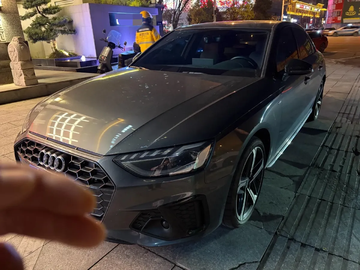 2024 Audi A4L 2.0T 190HP L4 7DCT,autocango,china used car exporter,china ev exporter,chinese used car exporter,chinese used ev exporter