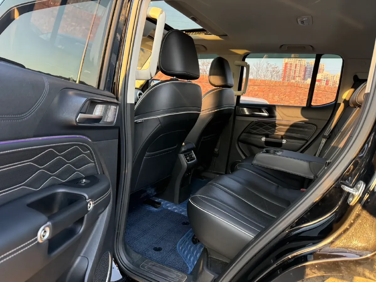 2021 Tank 300 2.0T 227HP L4 8AT,autocango,china used car exporter,china ev exporter,chinese used car exporter,chinese used ev exporter