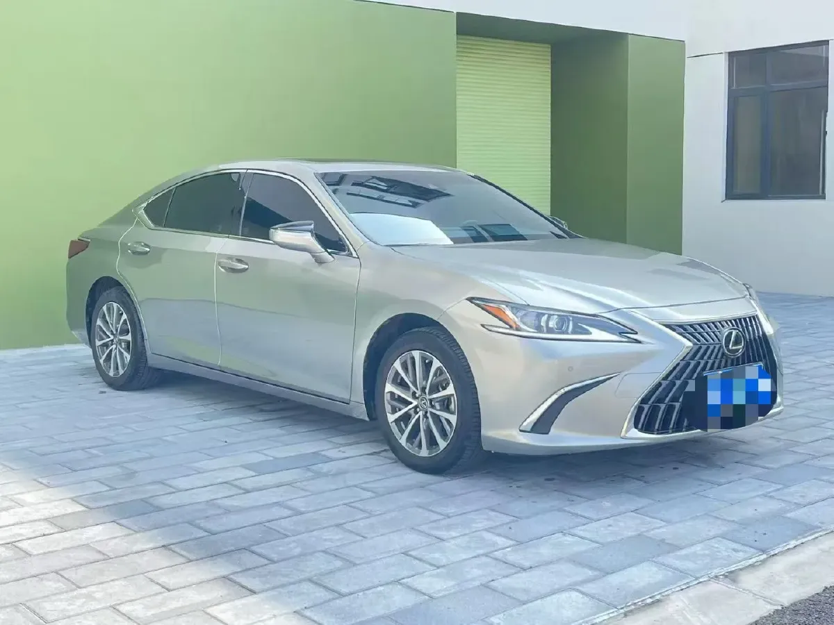 2024 Lexus ES 2.0L 173HP L4 CVT,autocango,china used car exporter,china ev exporter,chinese used car exporter,chinese used ev exporter