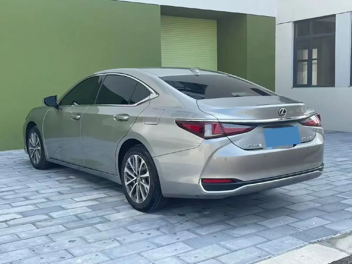 2024 Lexus ES 2.0L 173HP L4 CVT,autocango,china used car exporter,china ev exporter,chinese used car exporter,chinese used ev exporter