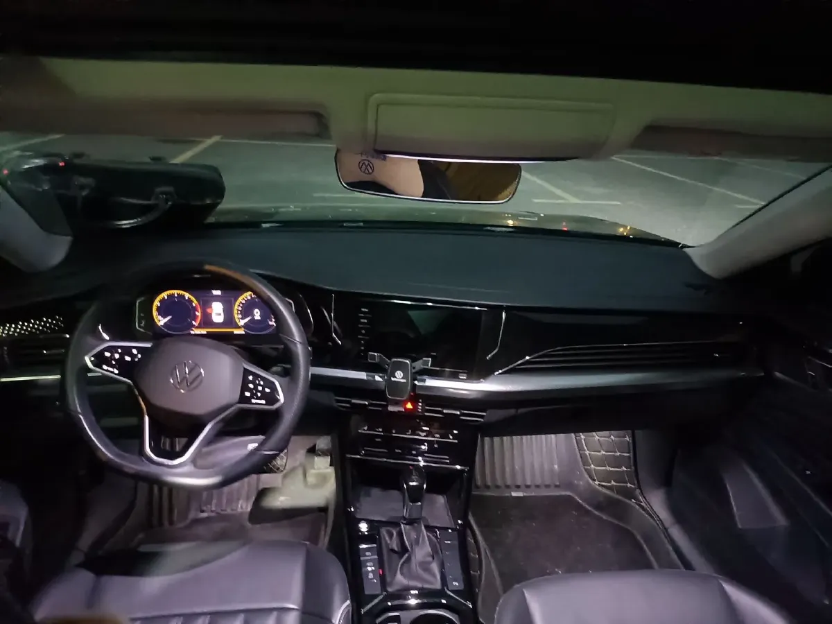 2023 Volkswagen Passat 2.0T 186HP L4 7DCT,autocango,china used car exporter,china ev exporter,chinese used car exporter,chinese used ev exporter