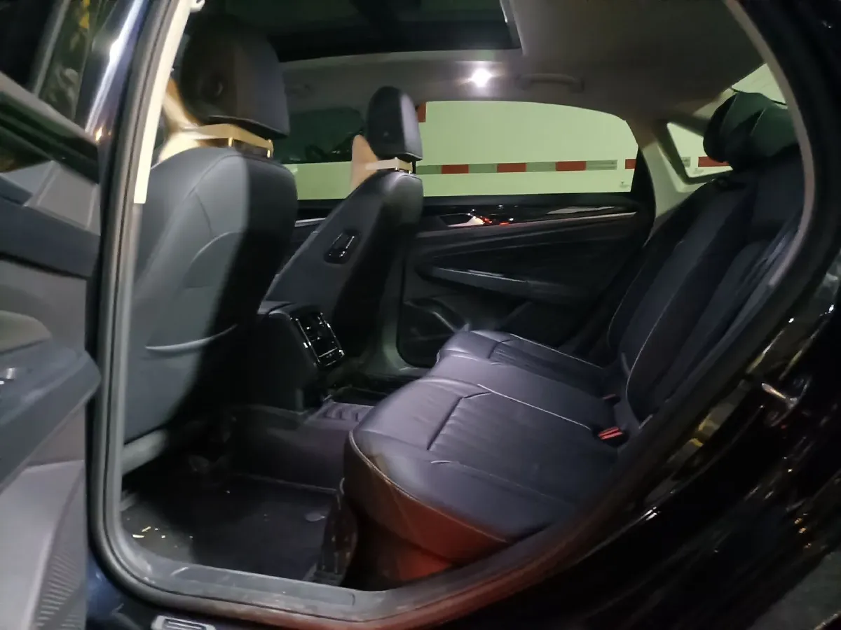 2023 Volkswagen Passat 2.0T 186HP L4 7DCT,autocango,china used car exporter,china ev exporter,chinese used car exporter,chinese used ev exporter