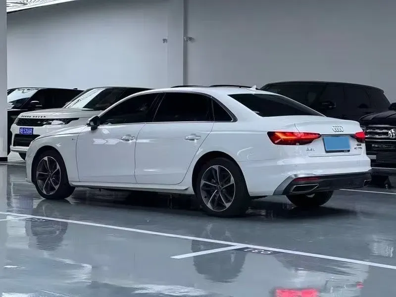 2022 Audi A4L 2.0T 190HP L4 7DCT,autocango,china used car exporter,china ev exporter,chinese used car exporter,chinese used ev exporter