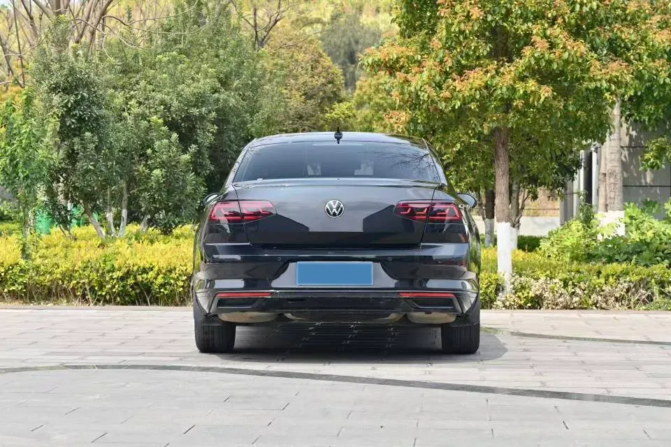 2020 Volkswagen Magotan 2.0T 186HP L4 7DCT,autocango,china used car exporter,china ev exporter,chinese used car exporter,chinese used ev exporter