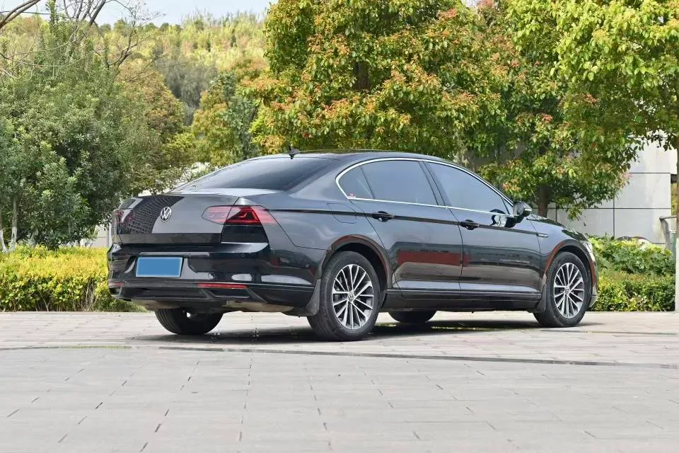 2020 Volkswagen Magotan 2.0T 186HP L4 7DCT,autocango,china used car exporter,china ev exporter,chinese used car exporter,chinese used ev exporter