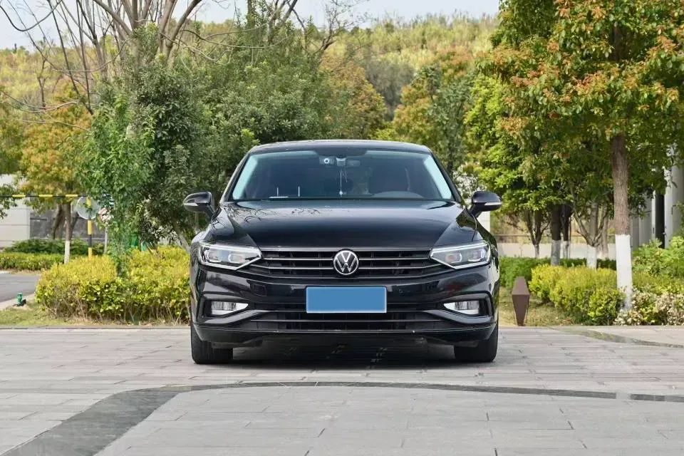 2020 Volkswagen Magotan 2.0T 186HP L4 7DCT,autocango,china used car exporter,china ev exporter,chinese used car exporter,chinese used ev exporter