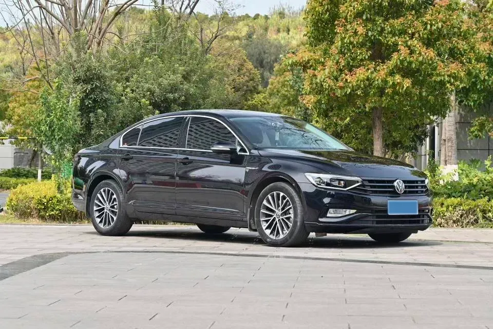 2020 Volkswagen Magotan 2.0T 186HP L4 7DCT,autocango,china used car exporter,china ev exporter,chinese used car exporter,chinese used ev exporter