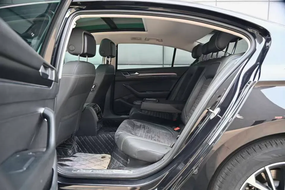 2020 Volkswagen Magotan 2.0T 186HP L4 7DCT,autocango,china used car exporter,china ev exporter,chinese used car exporter,chinese used ev exporter