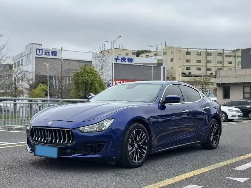 2021 Maserati Ghibli 2.0T 330HP L4 8AT,autocango,china used car exporter,china ev exporter,chinese used car exporter,chinese used ev exporter