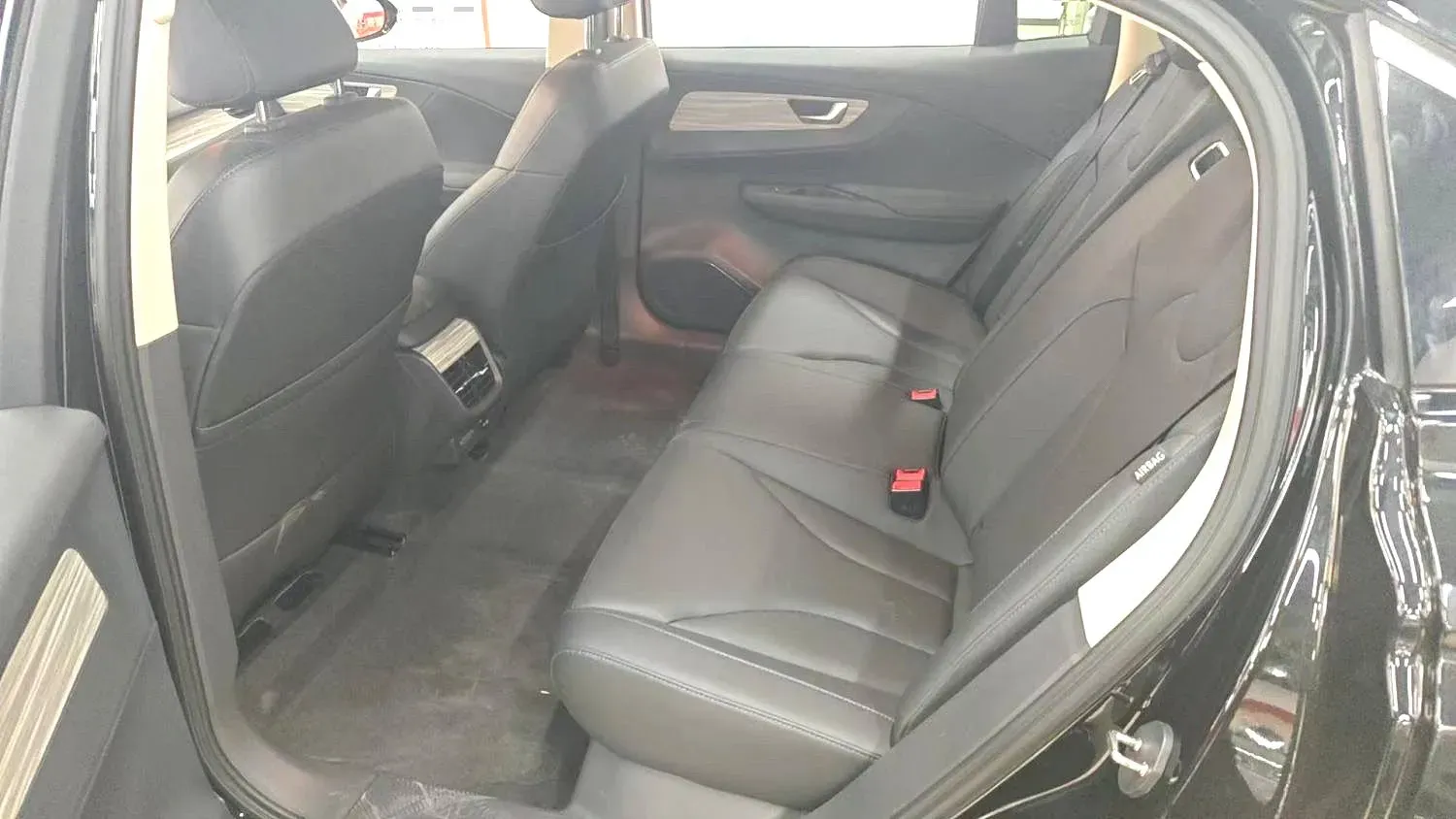 2023 HongQi E-QM5 BEV 54KWH,autocango,china used car exporter,china ev exporter,chinese used car exporter,chinese used ev exporter