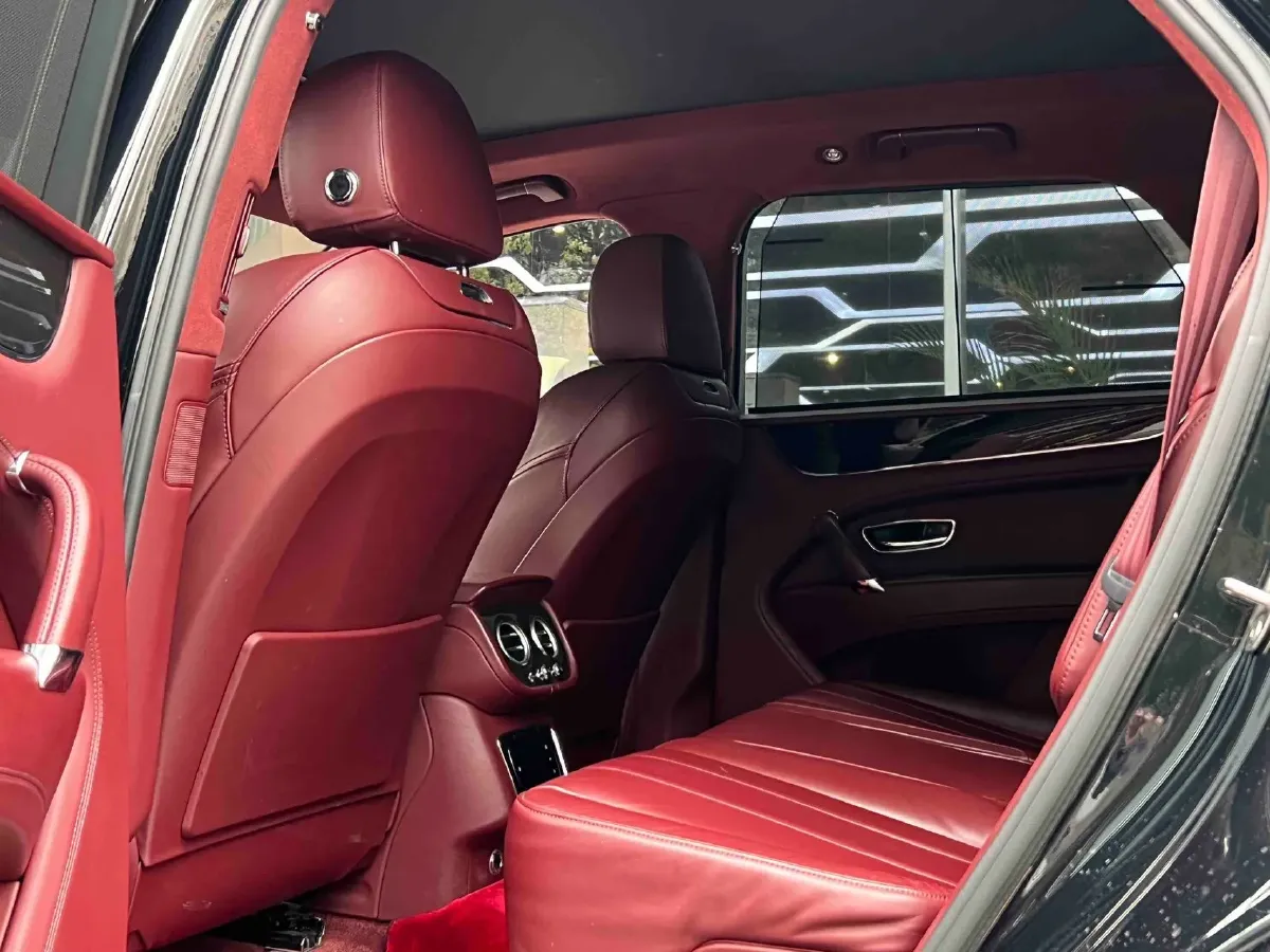 2018 Bentley Bentayga 4.0T 550HP V8 8AT,autocango,china used car exporter,china ev exporter,chinese used car exporter,chinese used ev exporter