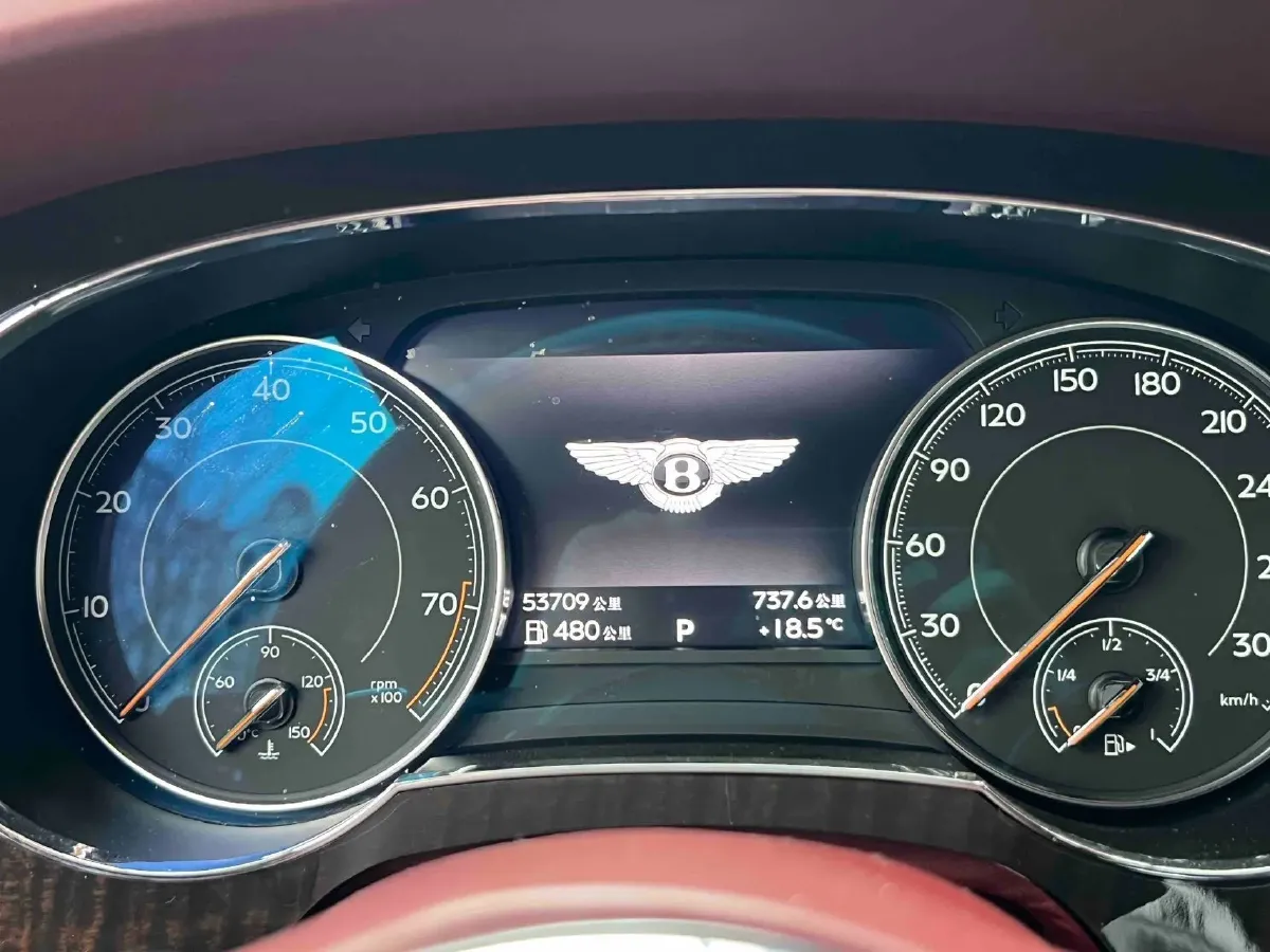 2018 Bentley Bentayga 4.0T 550HP V8 8AT,autocango,china used car exporter,china ev exporter,chinese used car exporter,chinese used ev exporter