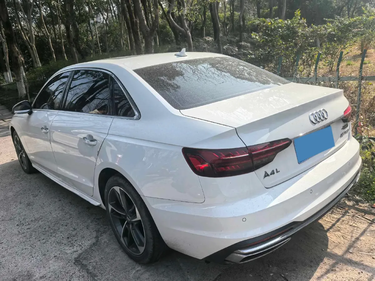 2020 Audi A4L 2.0T 190HP L4 7DCT,autocango,china used car exporter,china ev exporter,chinese used car exporter,chinese used ev exporter