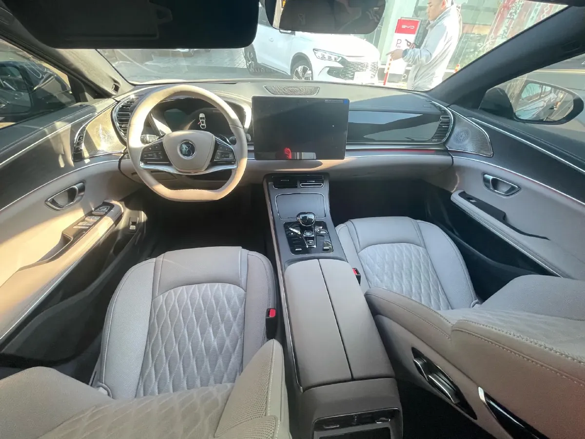 2025 BYD Han 1.5T 156HP L4 E-CVT PHEV,autocango,china used car exporter,china ev exporter,chinese used car exporter,chinese used ev exporter