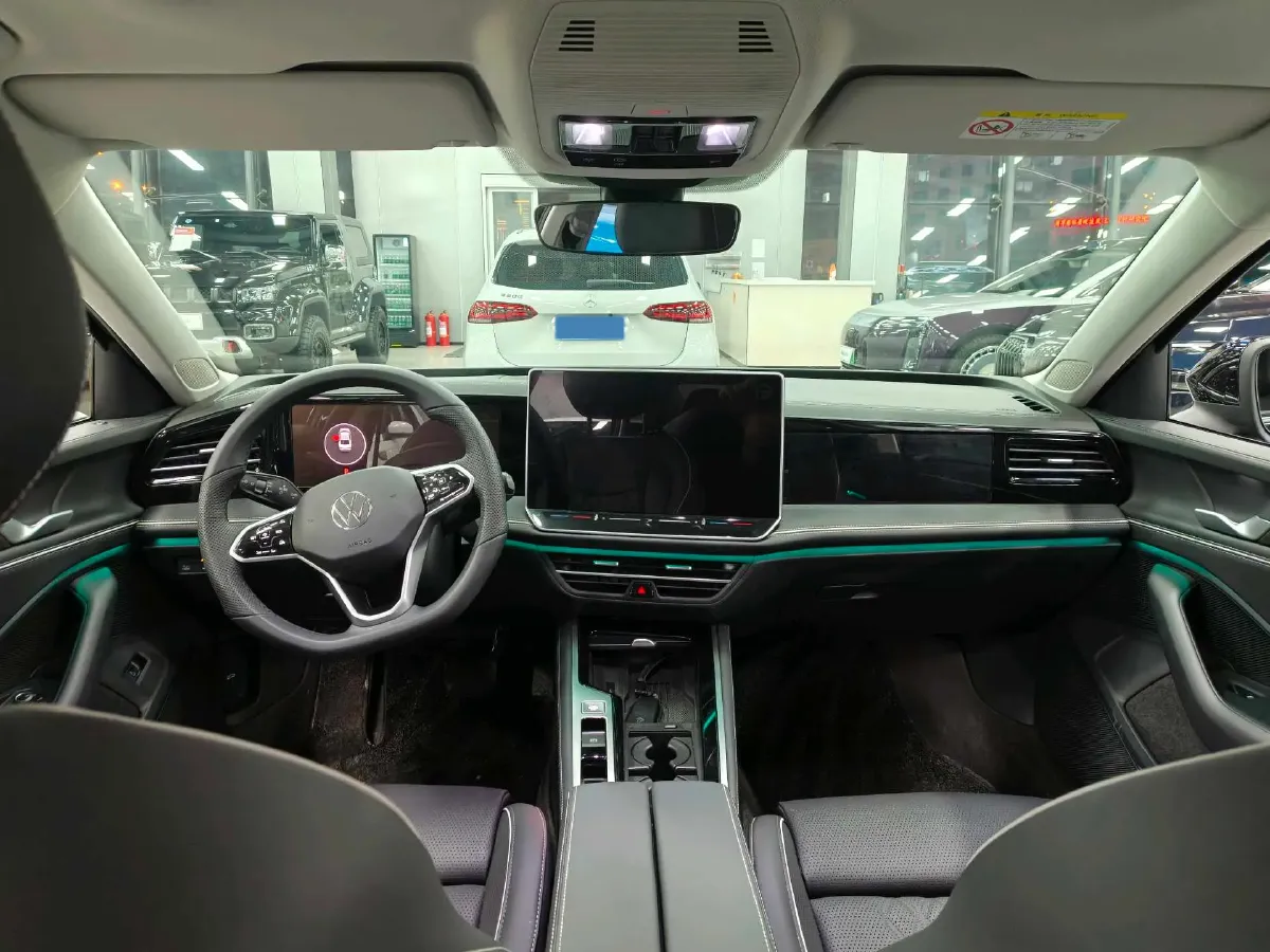 2024 Volkswagen Magotan 2.0T 220HP L4 7DCT,autocango,china used car exporter,china ev exporter,chinese used car exporter,chinese used ev exporter