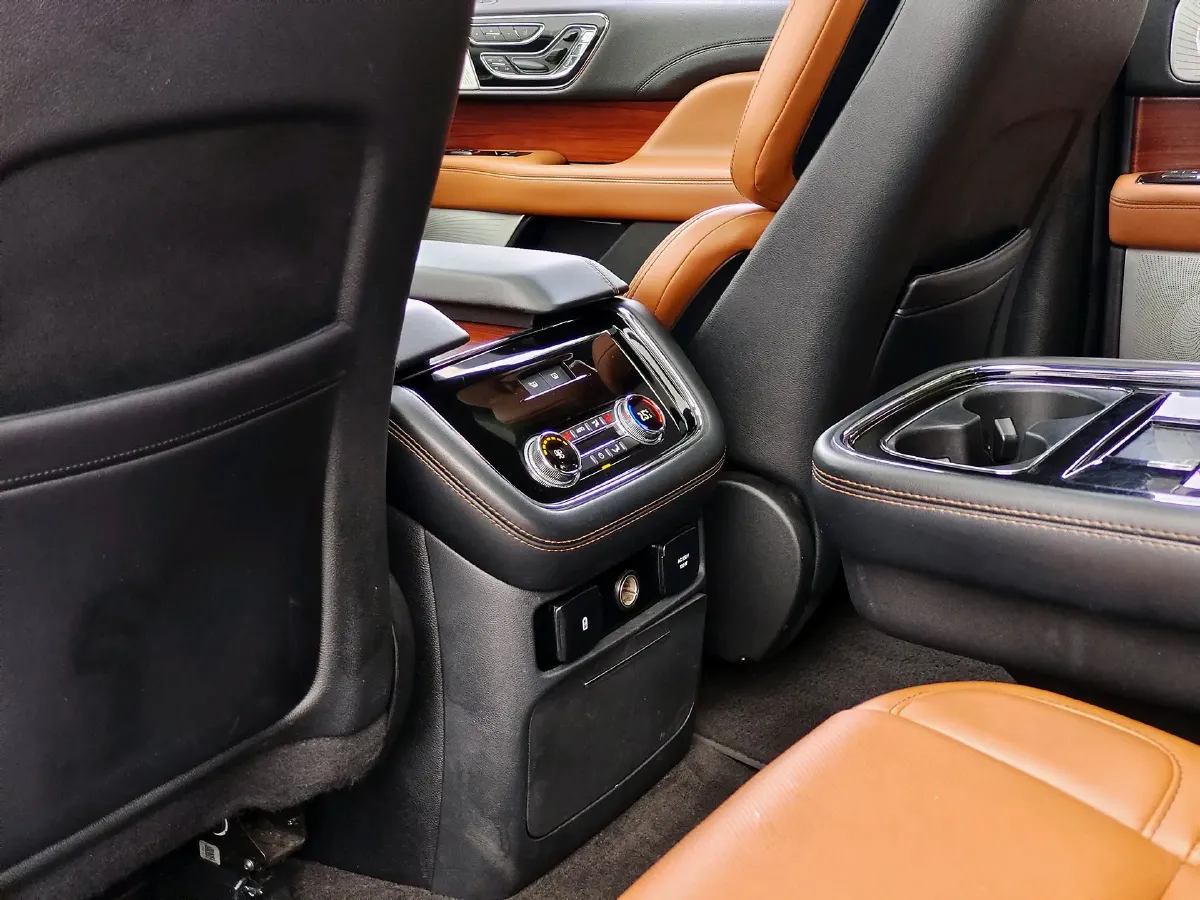 2020 Lincoln Navigator 3.5T 388HP V6 10AT,autocango,china used car exporter,china ev exporter,chinese used car exporter,chinese used ev exporter