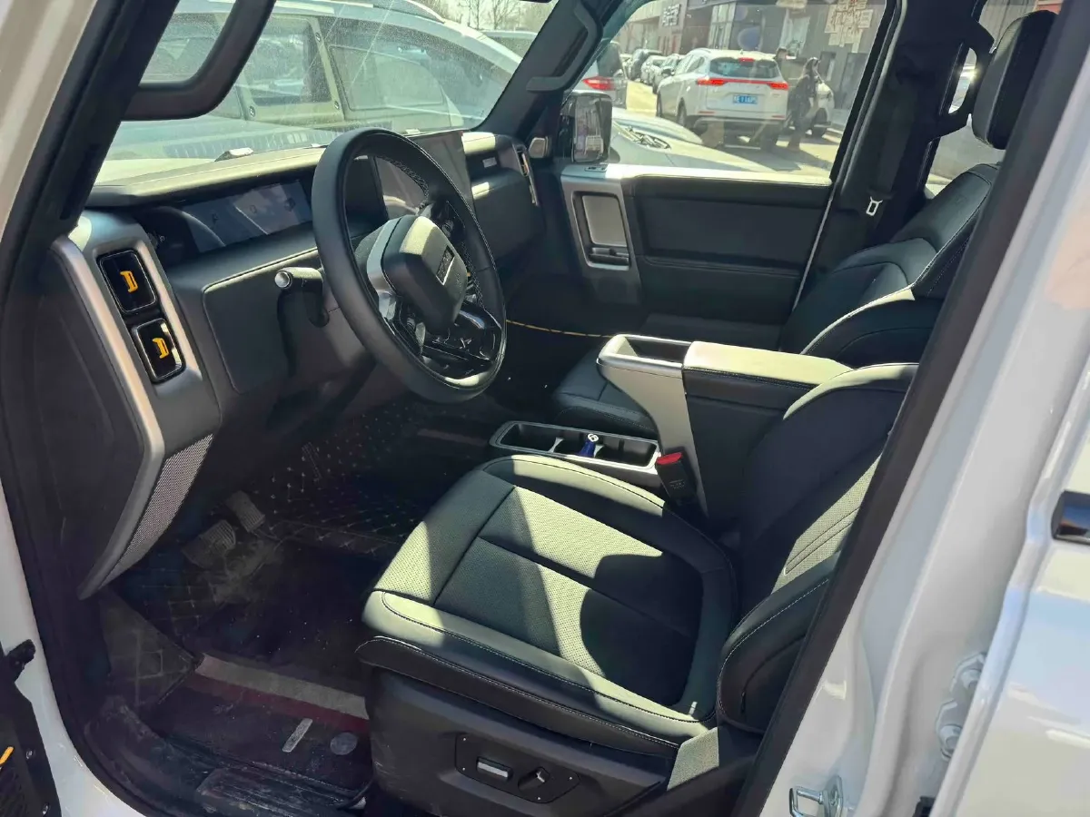 2025 Yufeng Auto Golden Warehouse BEV,autocango,china used car exporter,china ev exporter,chinese used car exporter,chinese used ev exporter