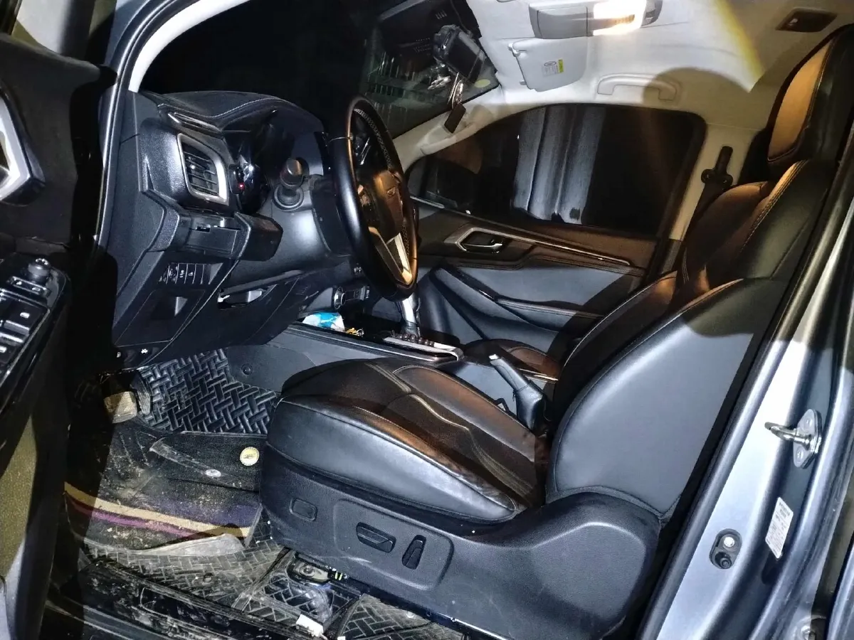 2021 Isuzu D-MAX 1.9T 163HP L4 6AT,autocango,china used car exporter,china ev exporter,chinese used car exporter,chinese used ev exporter