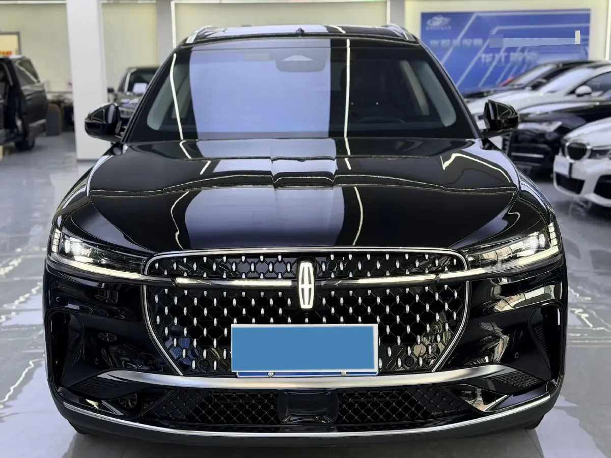 2023 Lincoln Nautilus 2.0T 261HP L4 8AT,autocango,china used car exporter,china ev exporter,chinese used car exporter,chinese used ev exporter