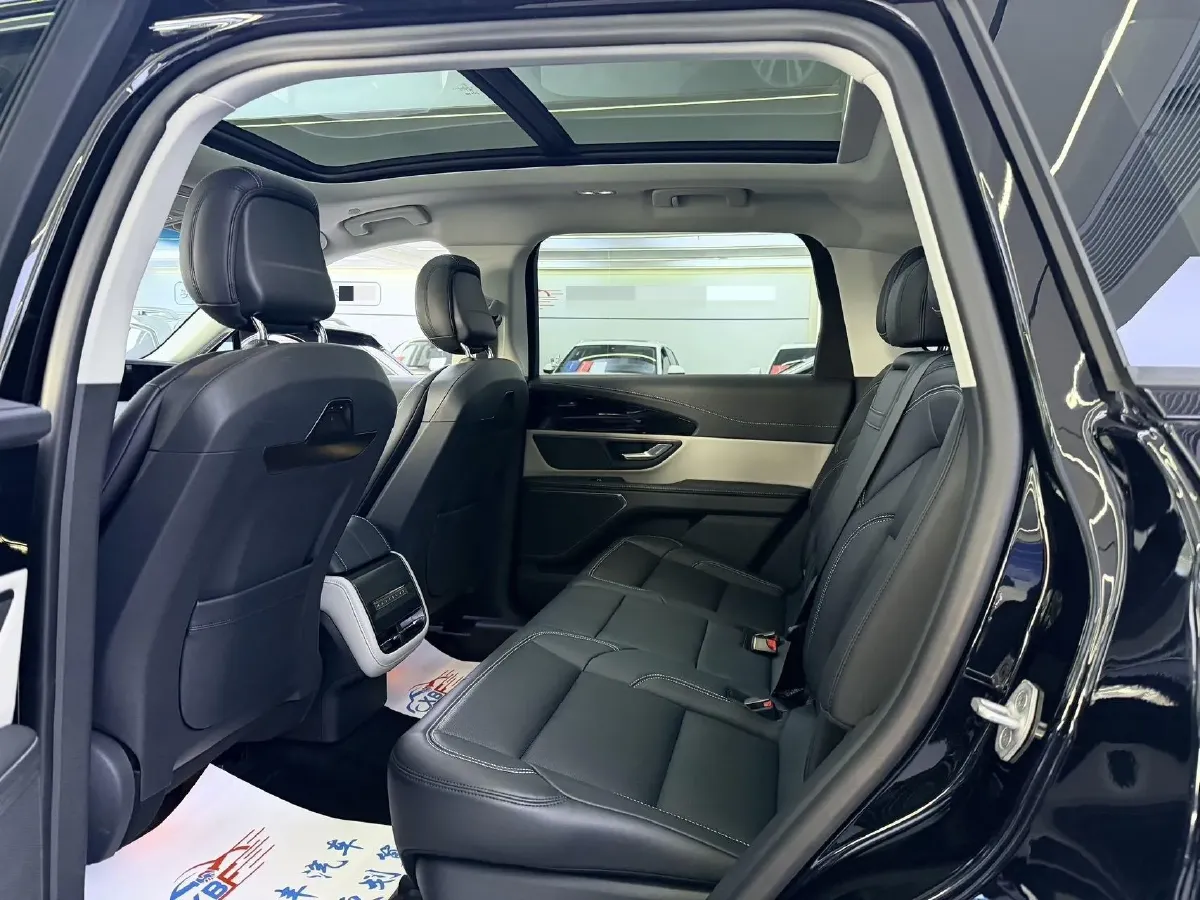 2023 Lincoln Nautilus 2.0T 261HP L4 8AT,autocango,china used car exporter,china ev exporter,chinese used car exporter,chinese used ev exporter