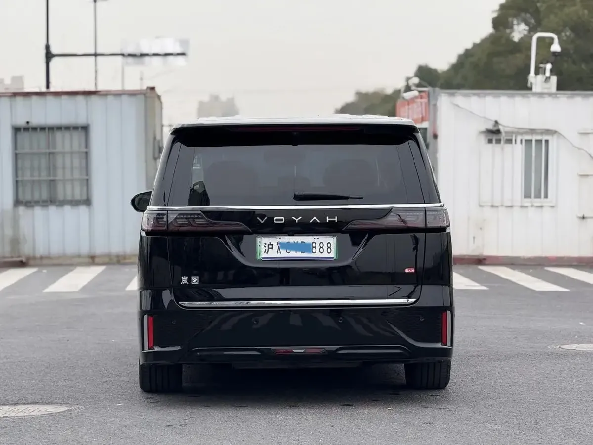 2026 Voyah Dream 1.5T 150HP L4 PHEV,autocango,china used car exporter,china ev exporter,chinese used car exporter,chinese used ev exporter