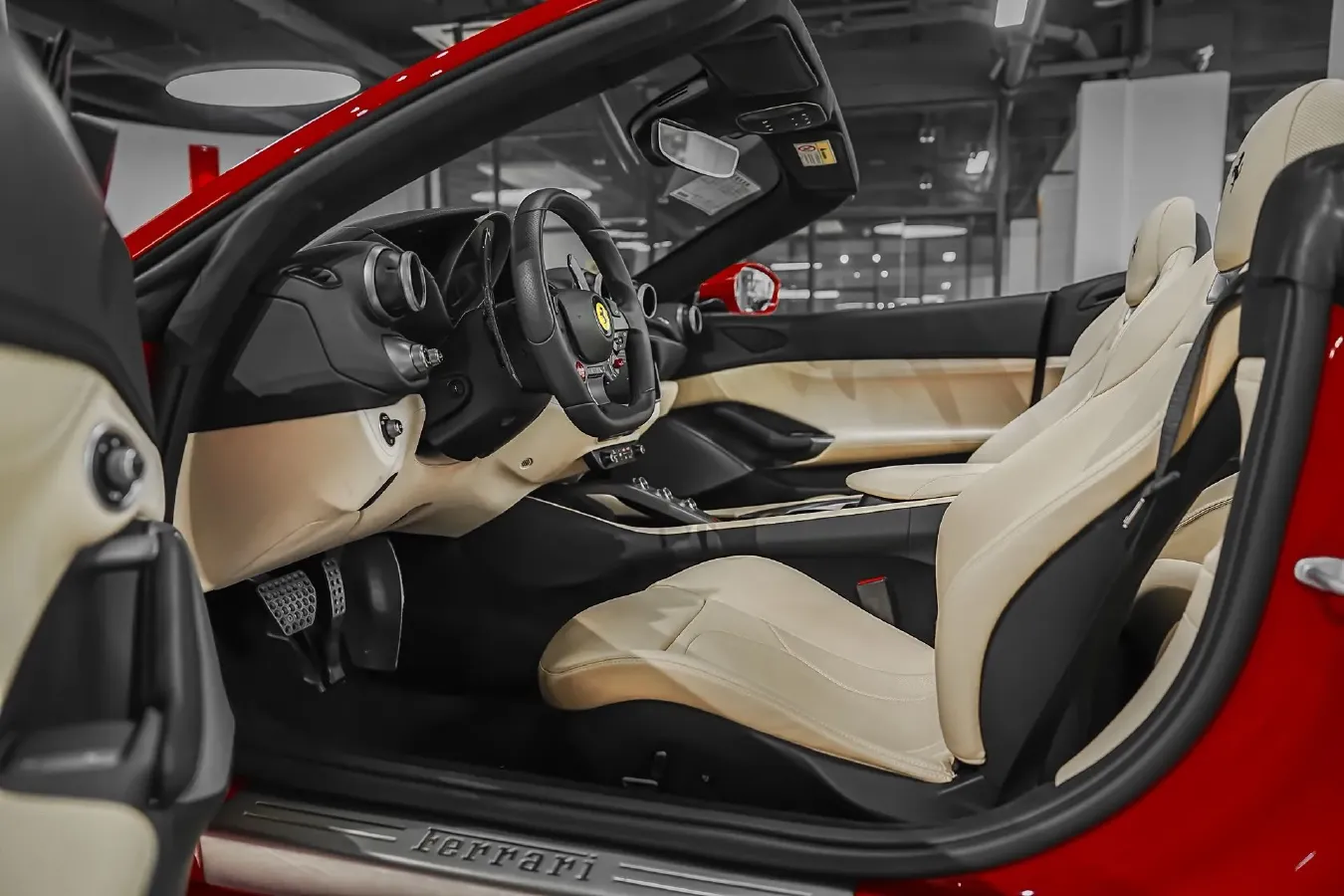 2021 Ferrari Portofino 3.9T 620HP V8 8DCT,autocango,china used car exporter,china ev exporter,chinese used car exporter,chinese used ev exporter