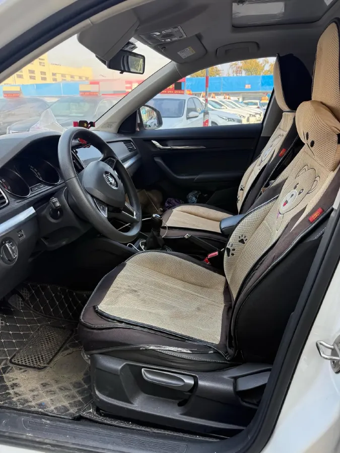 2020 Skoda Kamiq 1.5L 112HP L4 5MT,autocango,china used car exporter,china ev exporter,chinese used car exporter,chinese used ev exporter