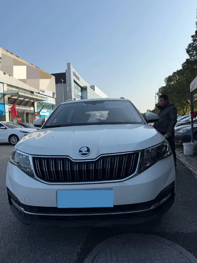 2020 Skoda Kamiq 1.5L 112HP L4 5MT,autocango,china used car exporter,china ev exporter,chinese used car exporter,chinese used ev exporter