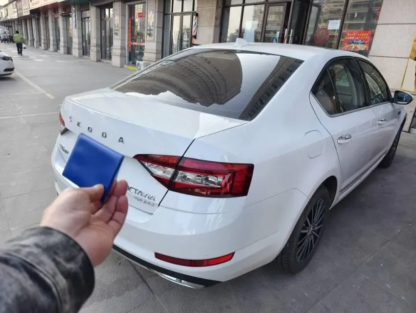 2018 Skoda Octavia 1.2T 116HP L4 7DCT,autocango,china used car exporter,china ev exporter,chinese used car exporter,chinese used ev exporter